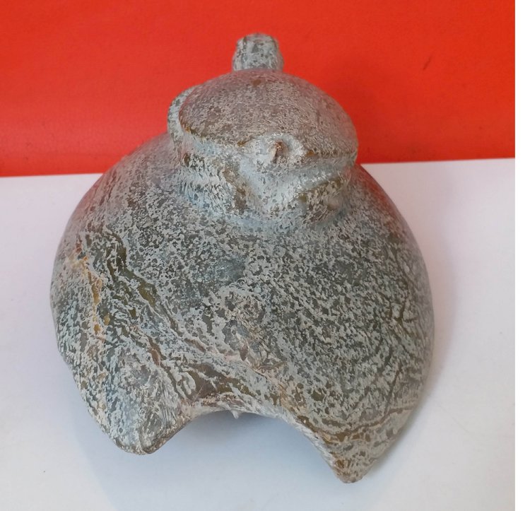 C012 Archaic Jade Turtles of Mother and Child
