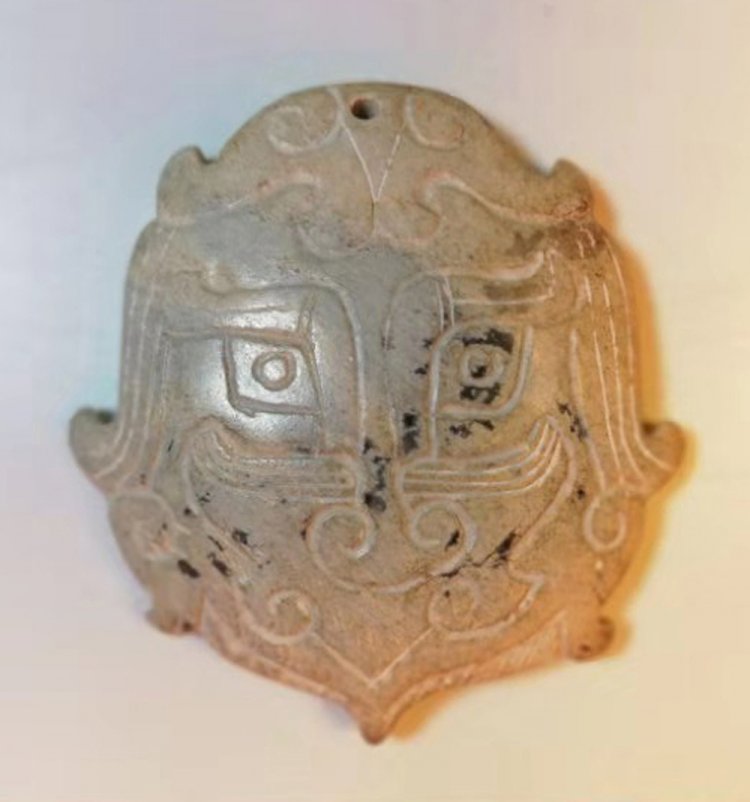 D17 Toad-shaped Jade Pendant
