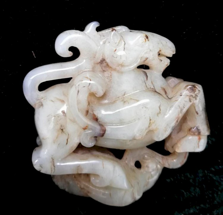 E23 Jade Carving of Flying Horse Stepping on Swallow