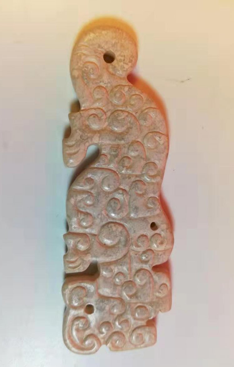 E84 Embossed Moire Tiger-shaped Jade Pendant