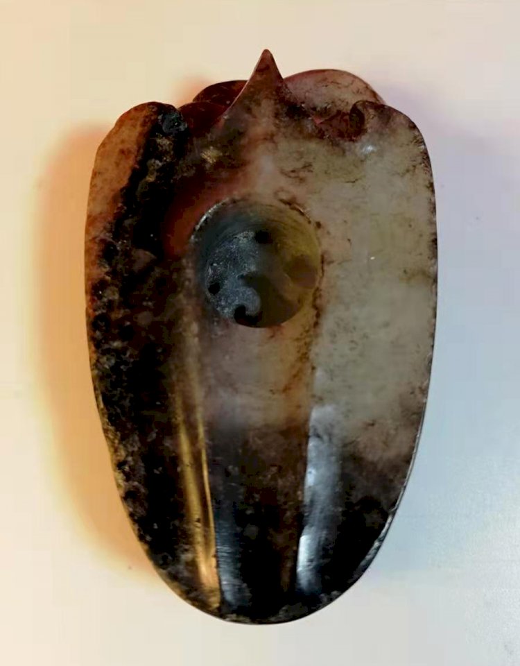 G034 Jade Pendant of Thumb Ring shape