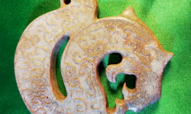 E33. 戰國 玉龍珮