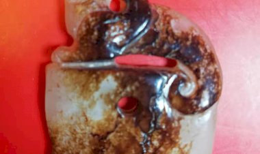 E70 戰國 刀斧形玉珮