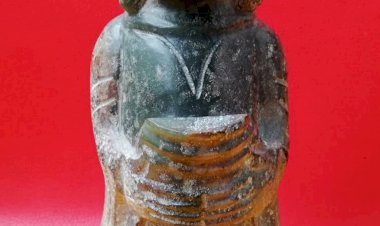 G008. 漢代 胡人使者立像